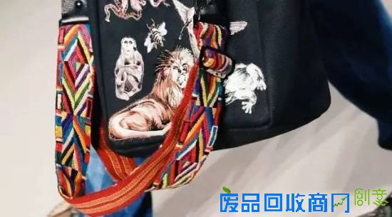 虽然粗但不污 “史上”最强宽肩带包剁手指南