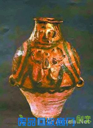 柳湾人像彩陶壶:孕育生命盼丰产?