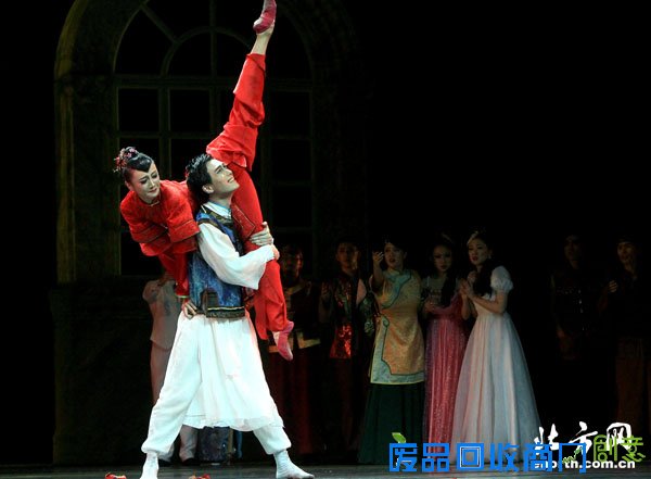 天津歌舞剧院原创舞剧《泥人的事》首演成功