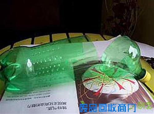 废物利用可乐瓶手工制作花篮教程 第2张图片 废物利用可乐瓶手工制作花篮教程 第2张图片
