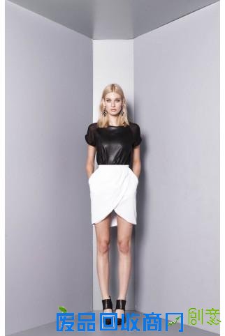 小个子张韶涵穿上折纸裙，重回荧屏！