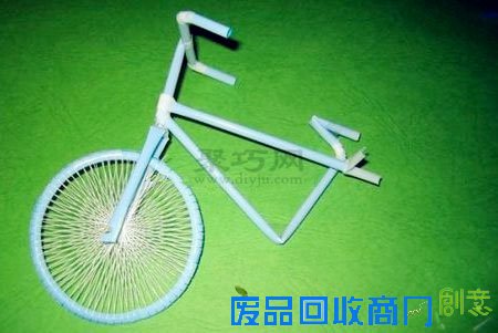 吸管的弯头粘贴车座"