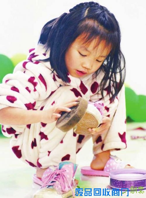 父亲的心愿想让失聪的女儿有值得热爱的生活