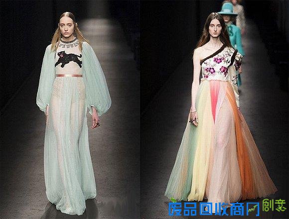 在即将到来的秋天 怎么能少得了一件刺绣单品