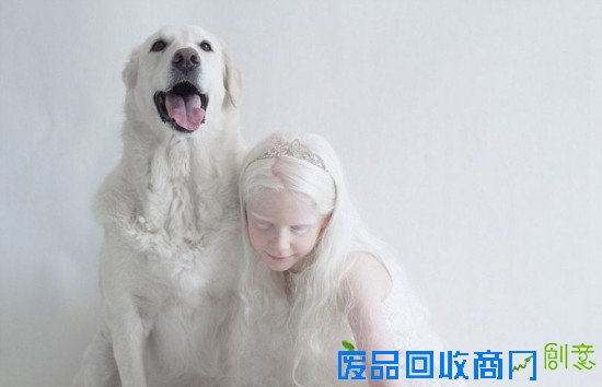 俄摄影师拍摄白化病人 唯美似天使（组图）