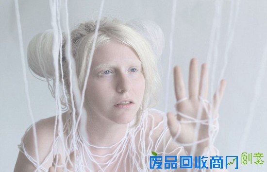 俄摄影师拍摄白化病人 唯美似天使（组图）