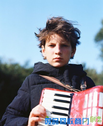 新年节日佳选  蓬马的袋荷冬季新品温暖呈现