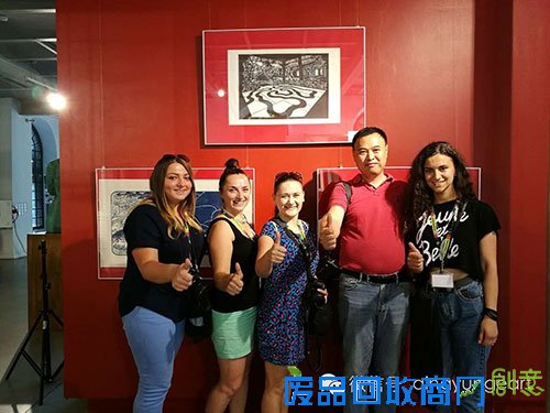 波兰青少年痴迷中国剪纸艺术