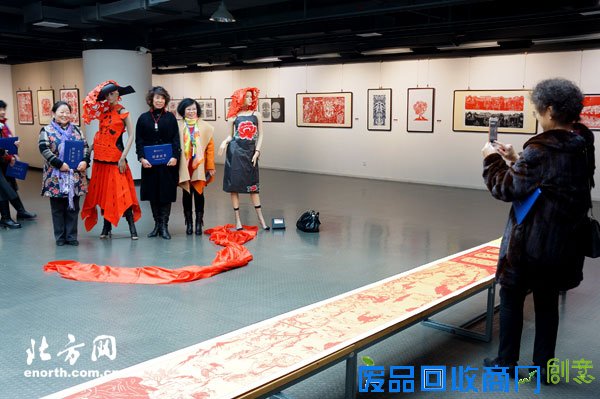 中国非遗传承人研修培训天津美院剪纸班结业