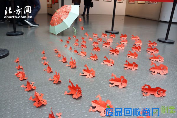 中国非遗传承人研修培训天津美院剪纸班结业