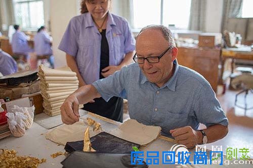 大师碰撞非遗:丹麦首饰设计师Kim“遇见”南京金箔