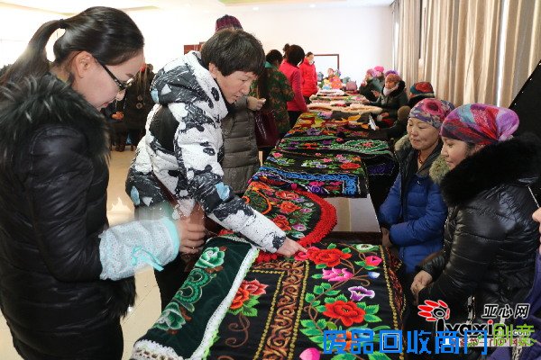 新疆哈巴河县举办精品刺绣展 看针尖上的锦绣生活