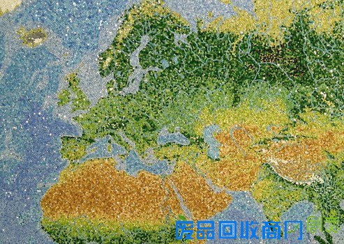 超震撼世界地图：千余宝石和数十万碎玻璃打造