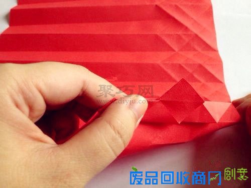 纸灯笼的折法图解 教你如何手工折纸灯笼