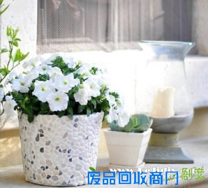铁桶或铁罐废物利用制作漂亮花盆 