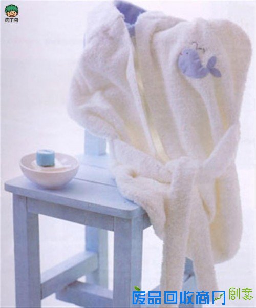 简单的宝宝服装裁剪教程 婴儿浴袍制作