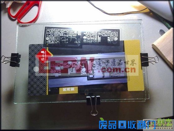 DIY 用感光膜曝光制作PCB