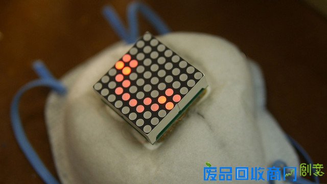让你表情电子化 LED防霾个性DIY口罩  