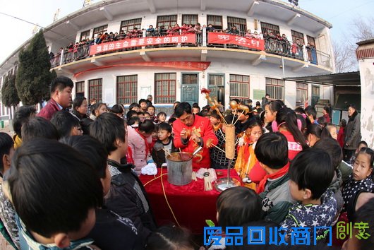 马氏吹糖“金鸡报晓”迎新年
