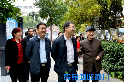 盂县举办书画摄影展庆重阳