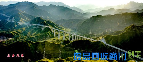 盂县举办书画摄影展庆重阳