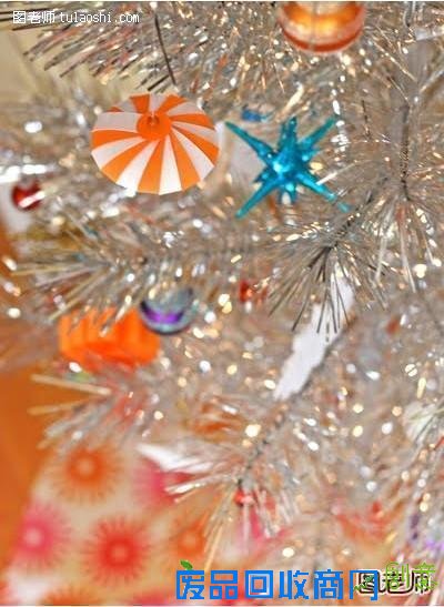 DIY制作 圣诞树小挂件折纸步骤图解