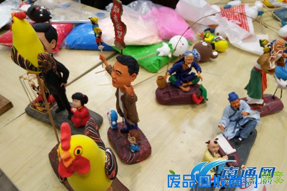 南通如东非遗文化进超市 罗彬教你捏面人儿