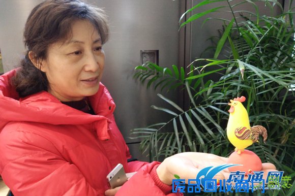 南通如东非遗文化进超市 罗彬教你捏面人儿