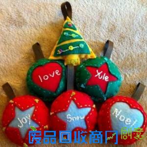 漂亮的手工制作圣诞树装饰