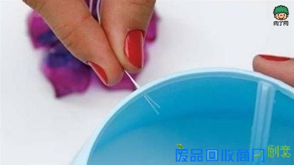 饮料瓶塑料瓶废物利用DIY制作漂亮的塑料花