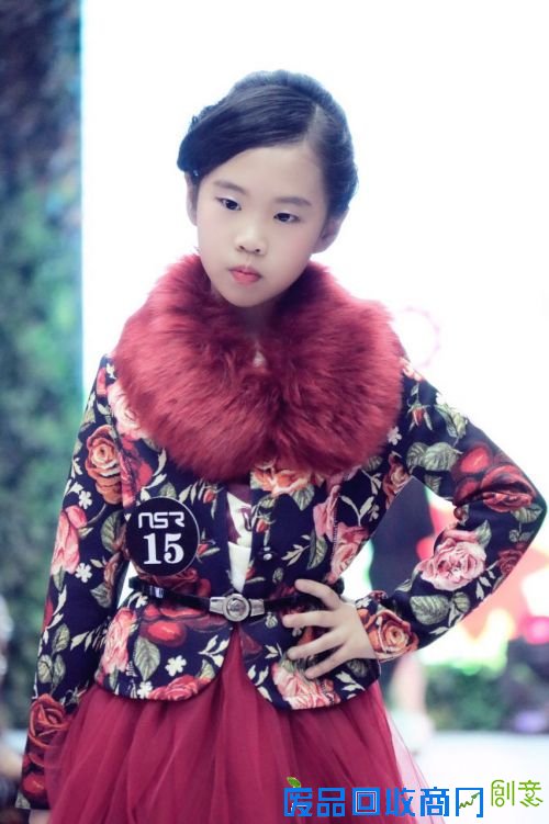 参演《星选者联盟》并成功抢镜女一号 8岁女孩才艺超群