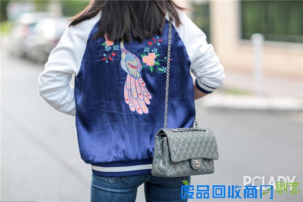 没有件刺绣外套 怎么敢说自己是时尚界老司机
