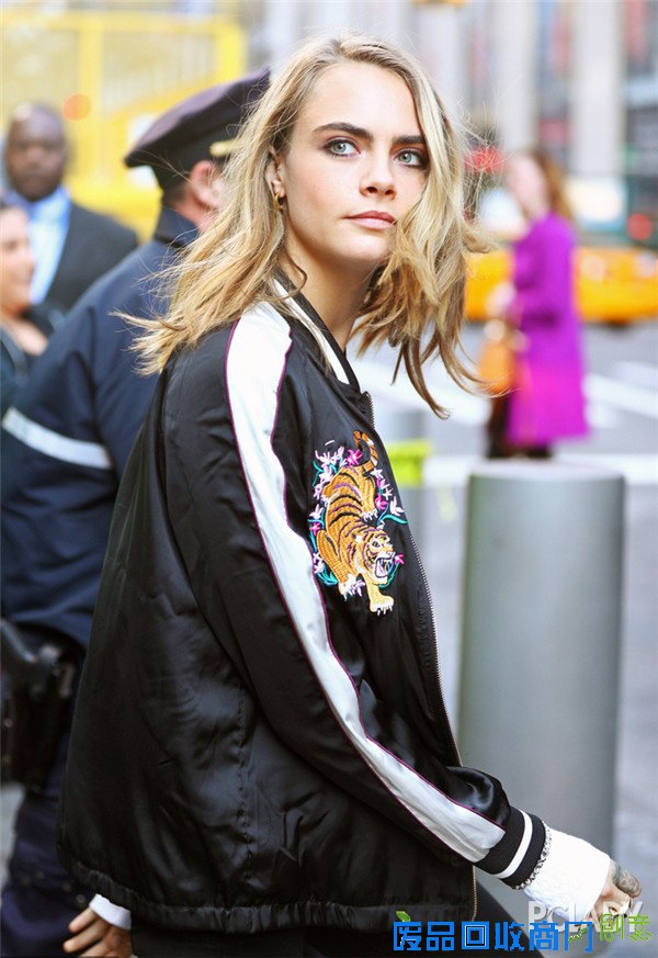 没有件刺绣外套 怎么敢说自己是时尚界老司机