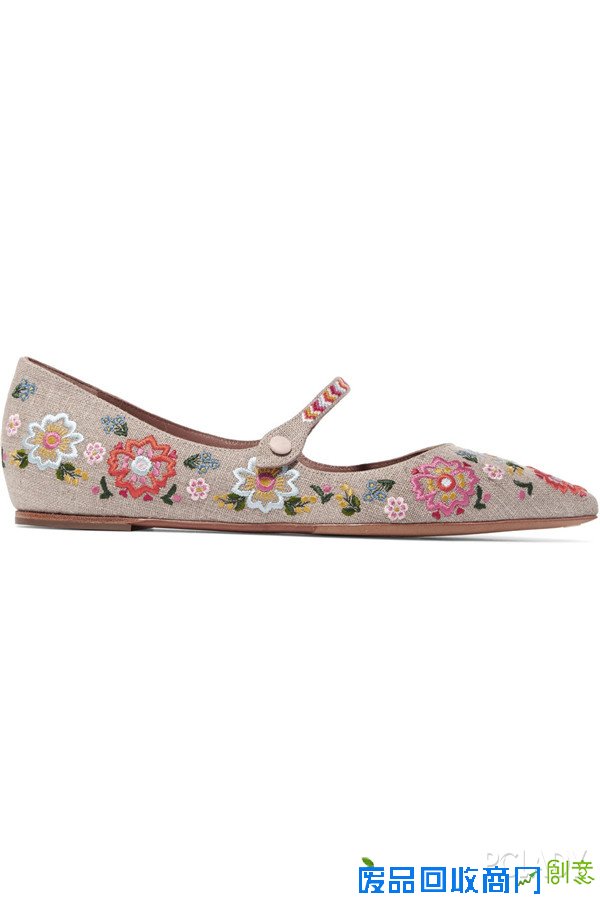 没有件刺绣外套 怎么敢说自己是时尚界老司机