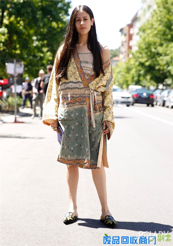 没有件刺绣外套 怎么敢说自己是时尚界老司机