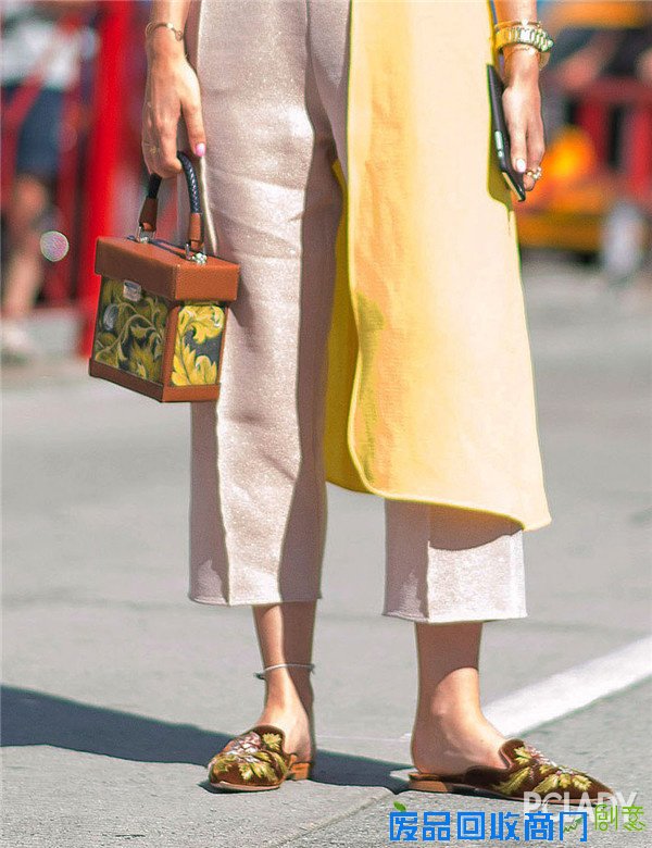 没有件刺绣外套 怎么敢说自己是时尚界老司机