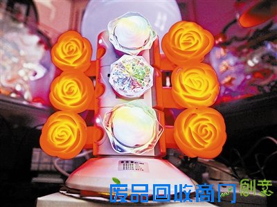 花灯爷爷元宵节办家庭灯展 手工制作萌趣精巧