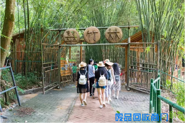 你敢来清远挑战百米高空玻璃栈道吗?