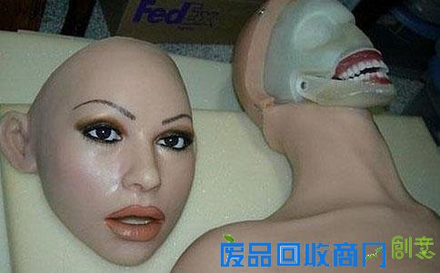 揭秘充气娃娃的制作过程 网友：感觉好惊悚