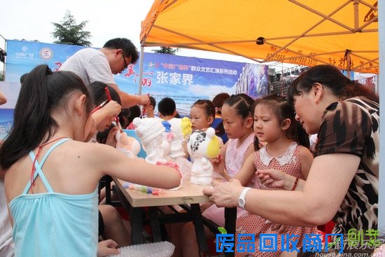 亲子协作绘画陶瓷娃娃2