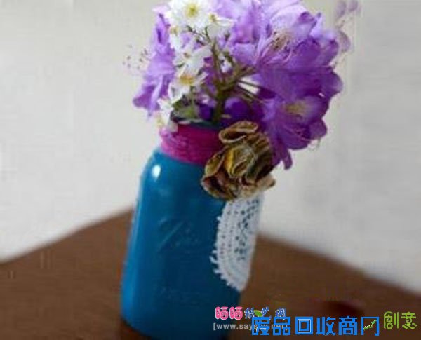 废弃玻璃瓶DIY制作美丽的花瓶