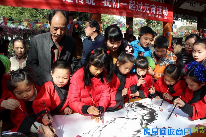 赏花灯猜灯谜舞布龙 宁波多彩民俗活动欢庆元宵佳节