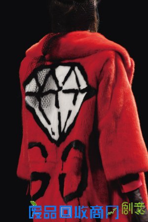 涂鸦艺术家Trevor Andrew因恶搞Gucci的标识logo被称为“Gucci Ghost”，今年Gucci更与其推出Gucci Ghost合作系列。