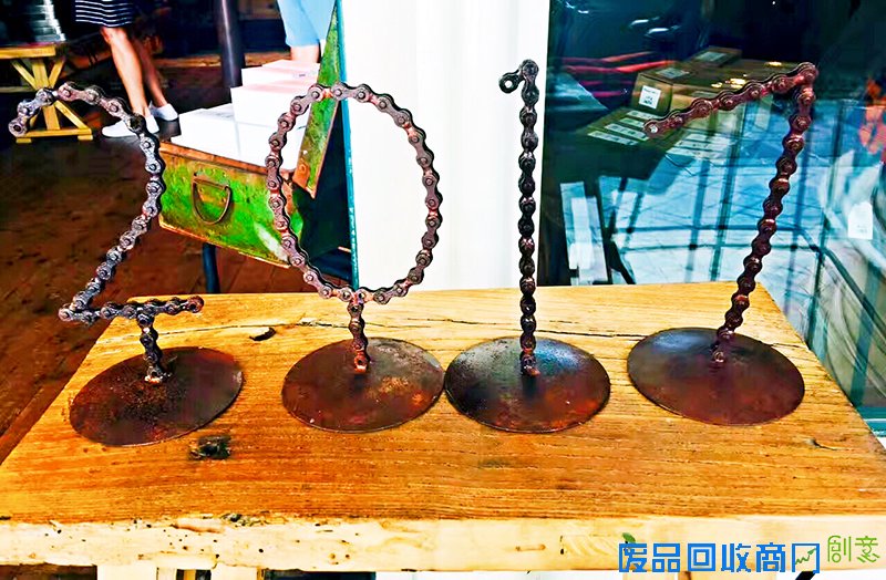 自行车圈迎新年 谁家的庆贺海报最有创意? 自行车圈迎新年 谁家的庆贺海报最有创意?