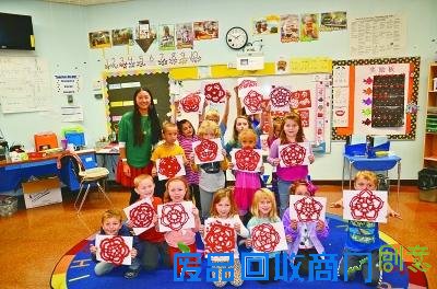 美国小城的中国剪纸课