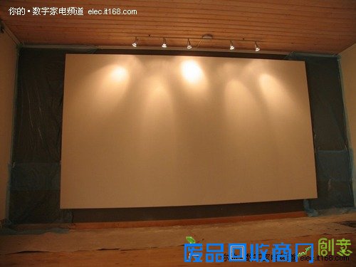 乐趣多又省钱 媲美专业幕布 