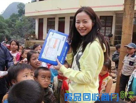 江一燕新造型美哭