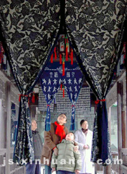 南通蓝印花布春节受欢迎（图文）