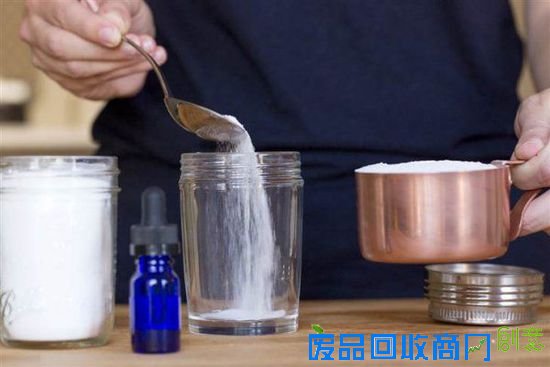 如何自制家用清洁剂