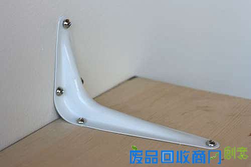 将你的书架固定到墙上